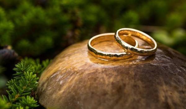 Kenapa Semakin Banyak Orang Pilih Pernikahan Sederhana ?